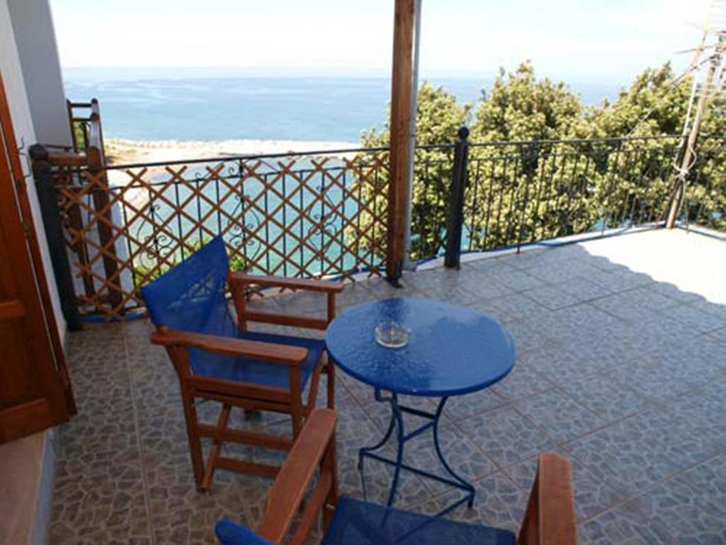 To Limanaki Hotel Chorefton Exterior photo